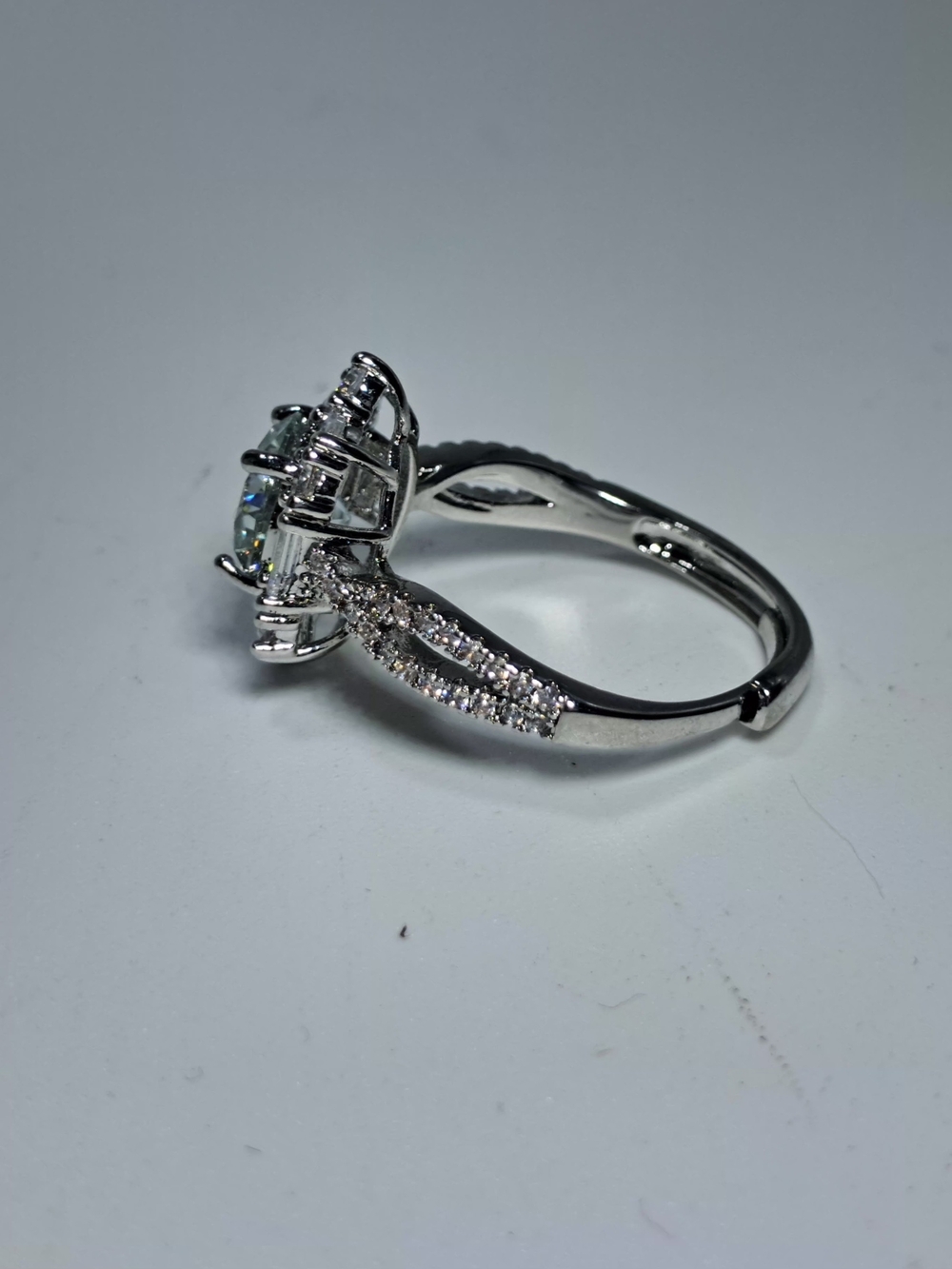 2.0 Carat Vintage-Style Mosaic Halo Moissanite Ring (GRA Certified) Adjustable - Picture 4 of 6